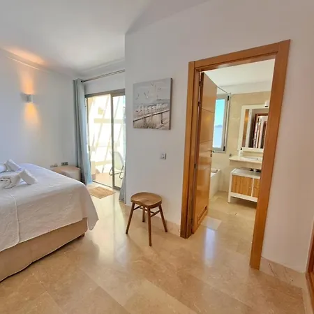 Oceanview Gaviota Willa