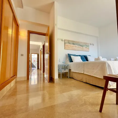 Oceanview Gaviota Willa *