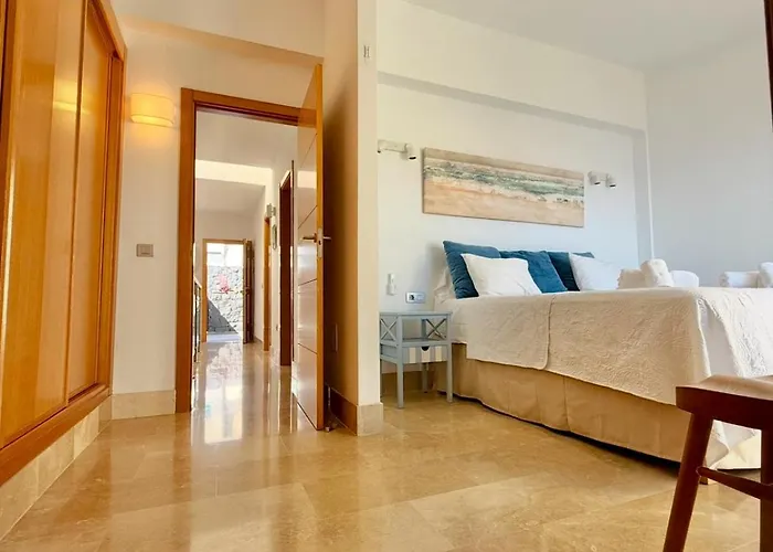 Oceanview Gaviota Villa *