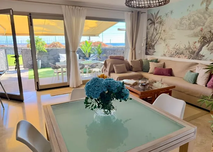 Oceanview Gaviota Willa *